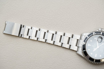 Rolex Submariner 16610T "Engraved" Black