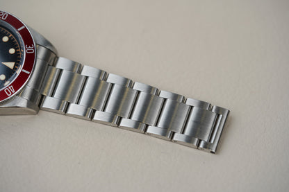 Tudor Black Bay Red 'Smiley' 79220R