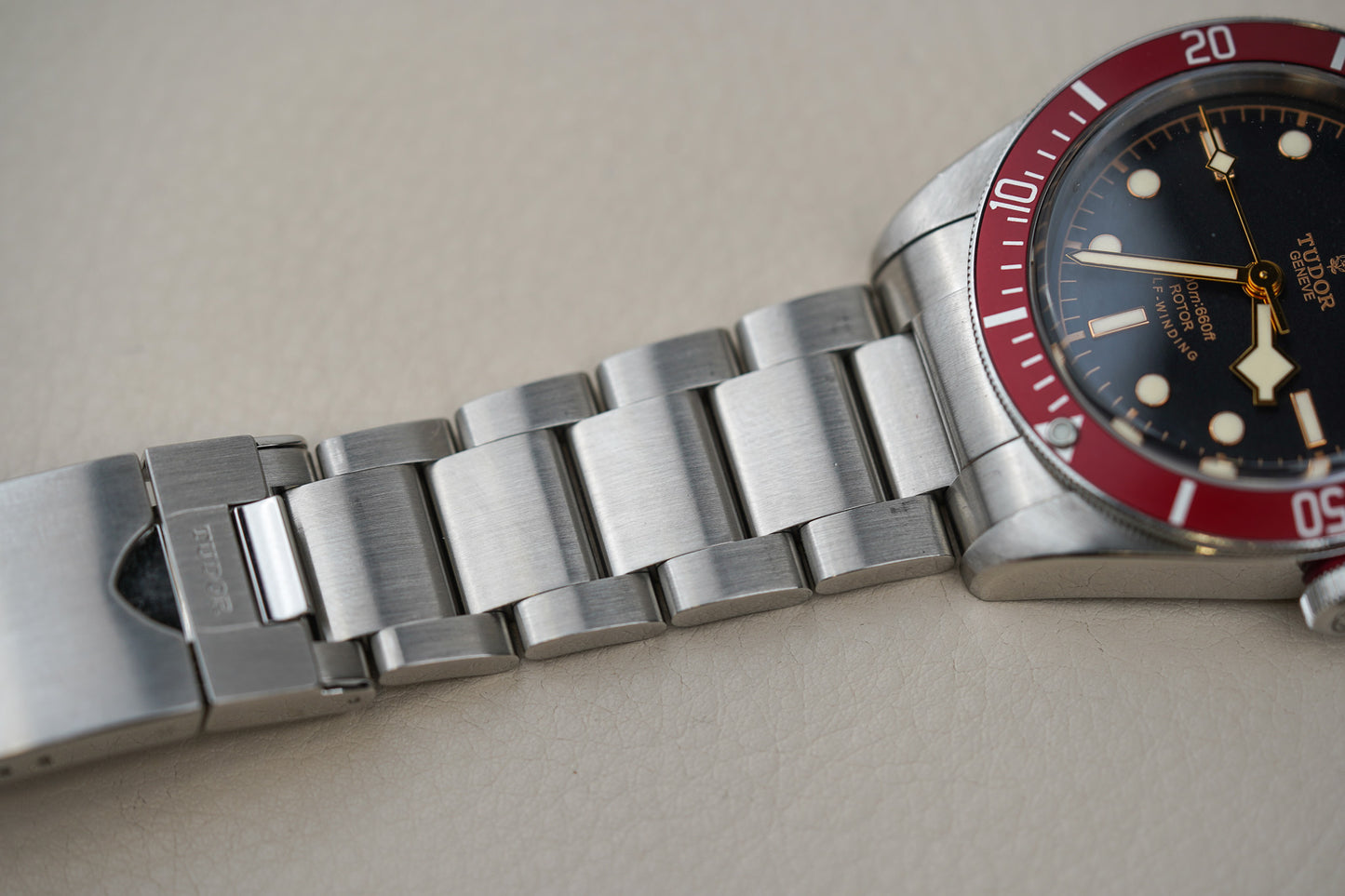 Tudor Black Bay Red 'Smiley' 79220R