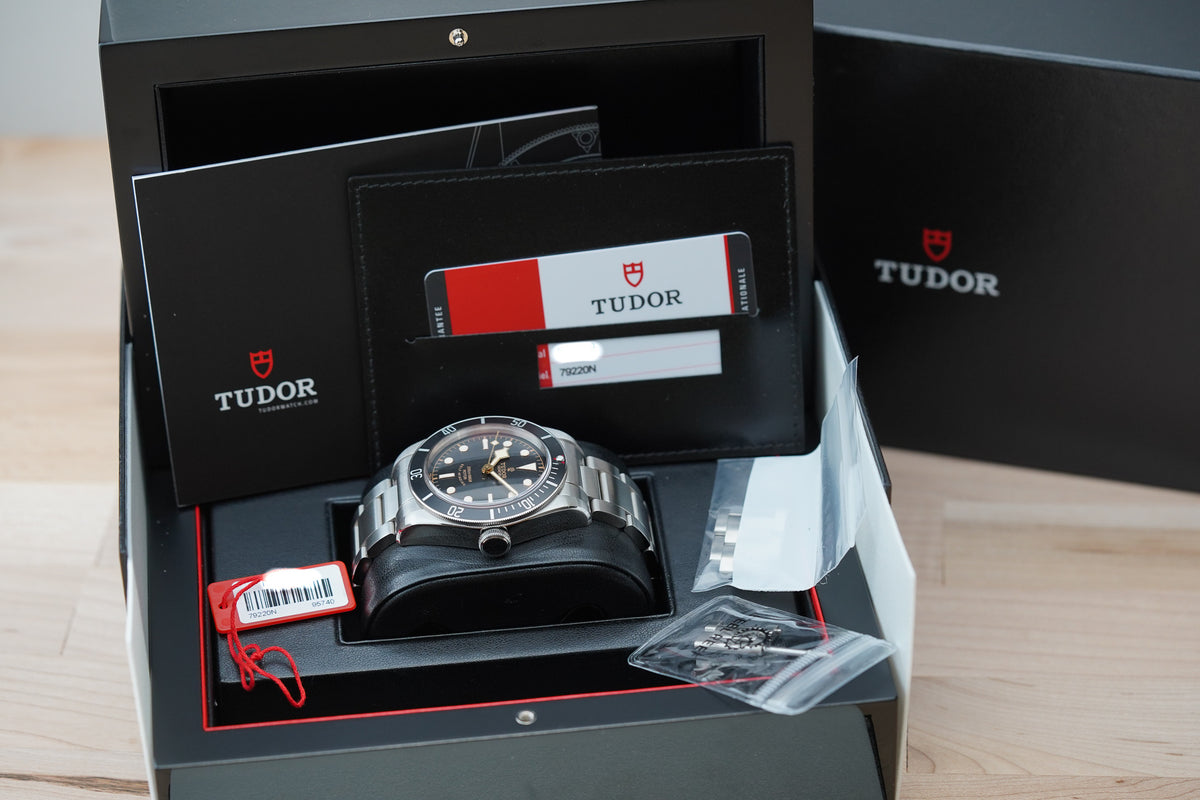 Tudor Black Bay 'Smiley' Black 79220N
