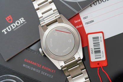 Tudor Black Bay 'Smiley' Black 79220N