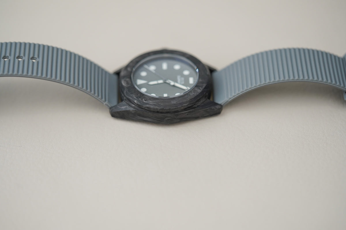 Unimatic x Hodinkee Modello Quattro Carbon U4S-C-H