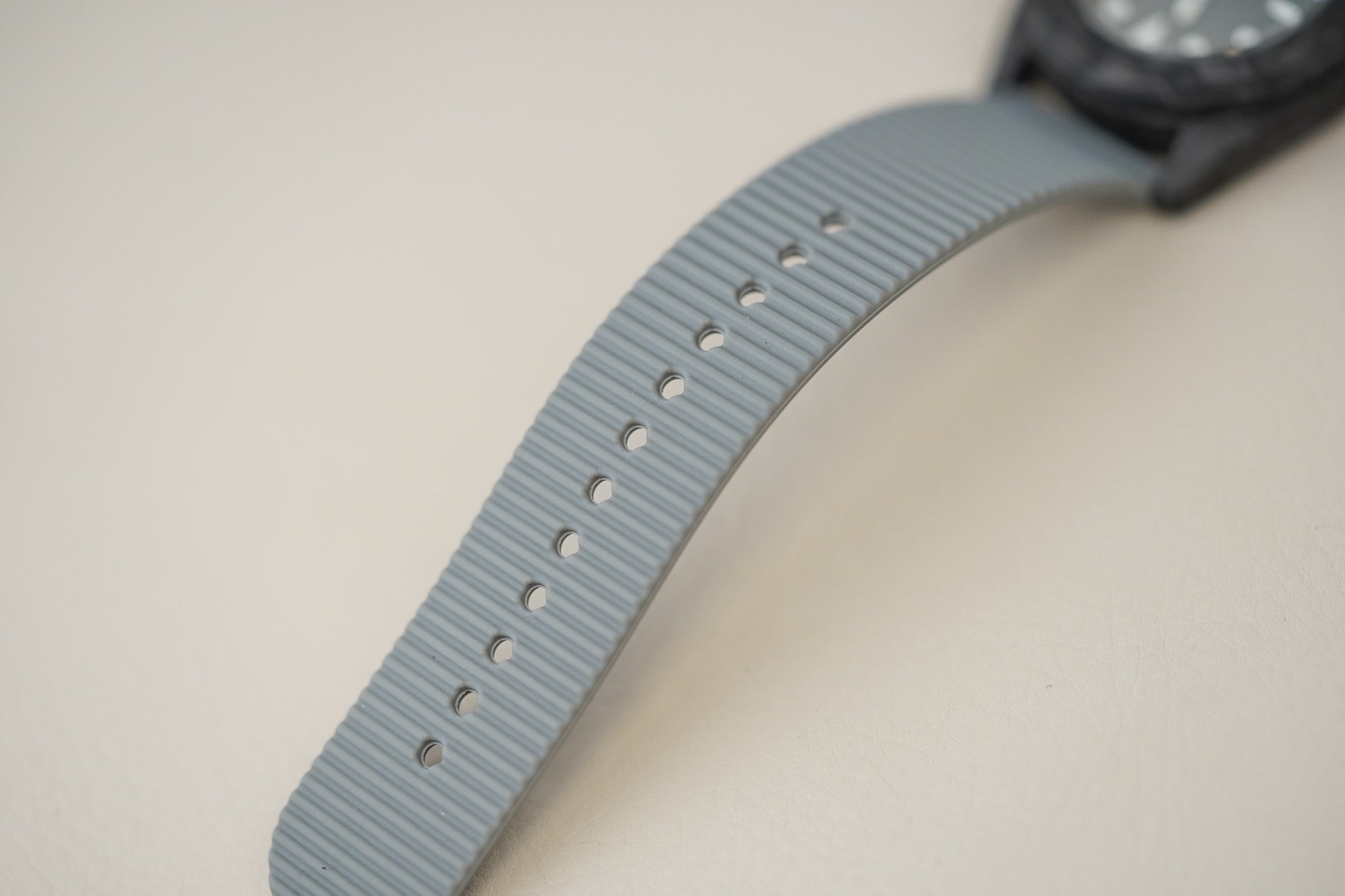 Unimatic x Hodinkee Modello Quattro Carbon U4S-C-H