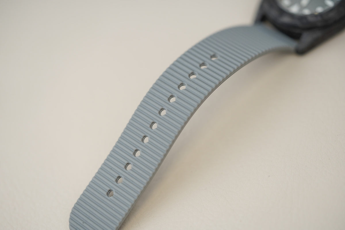 Unimatic x Hodinkee Modello Quattro Carbon U4S-C-H