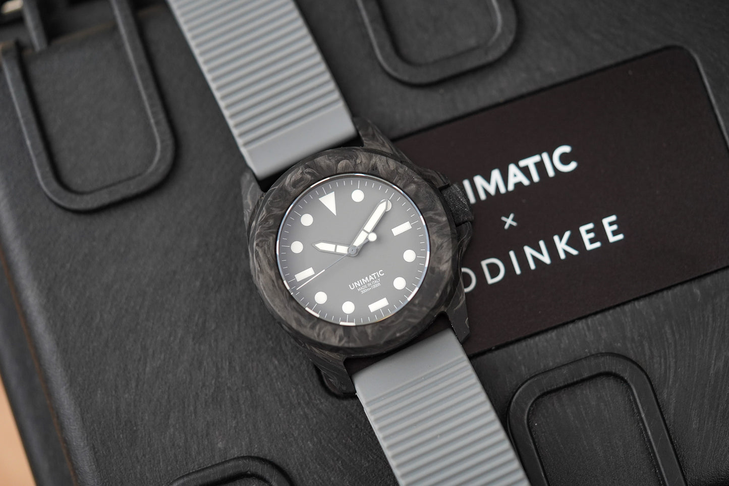 Unimatic x Hodinkee Modello Quattro Carbon U4S-C-H