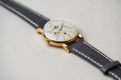 Universal Genève Triple Calendar Moonphase 18k Yellow Gold 11305