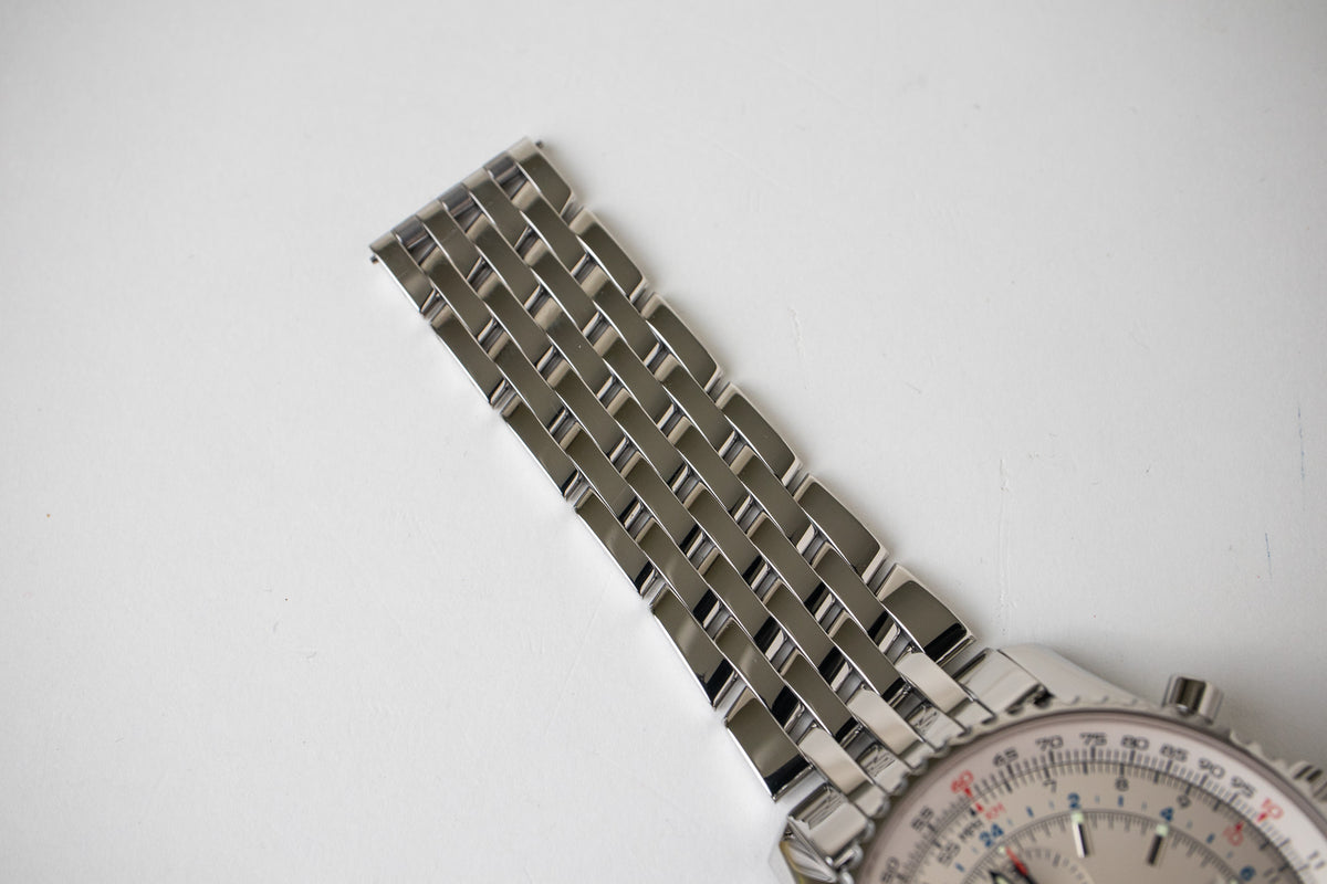 Breitling Navitimer World A24322