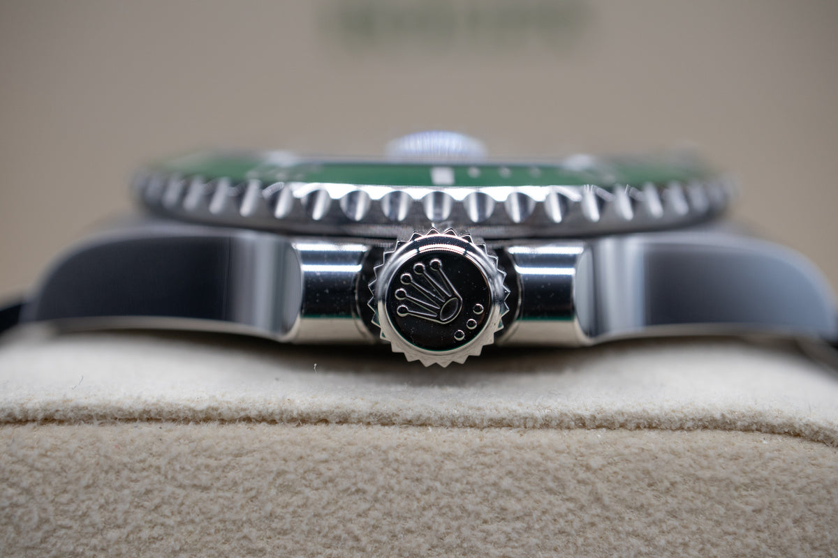 Pre-Owned: Rolex Submariner 122610LV