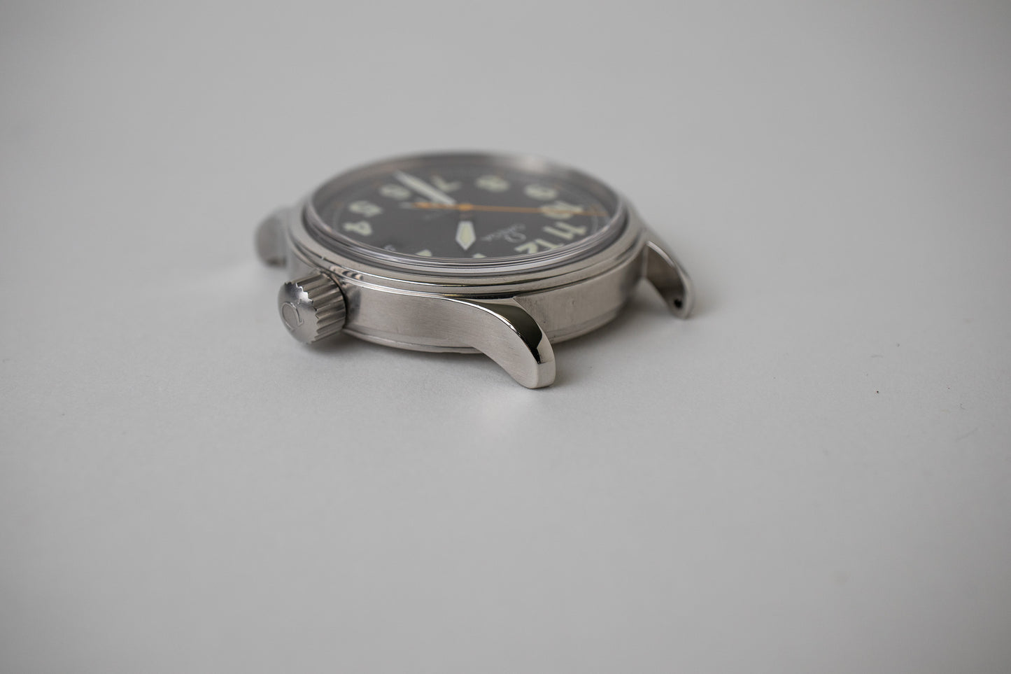 Omega Dynamic 5202.51.00 Broad arrow