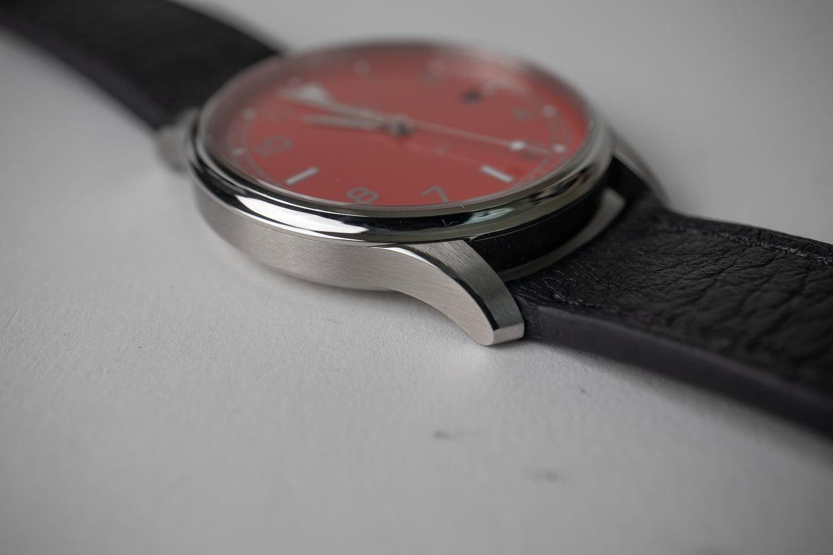 SUF Helsinki 180 Red Dial